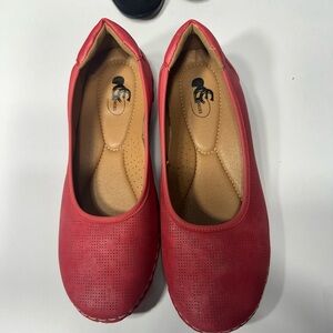 Red Women's Flats
